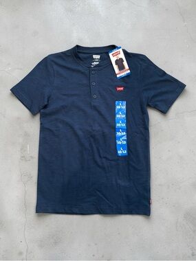 NWT Levi's Boy’s Size Large (10-12) Navy Short-Sleeve Youth Henley Shirt Buttons